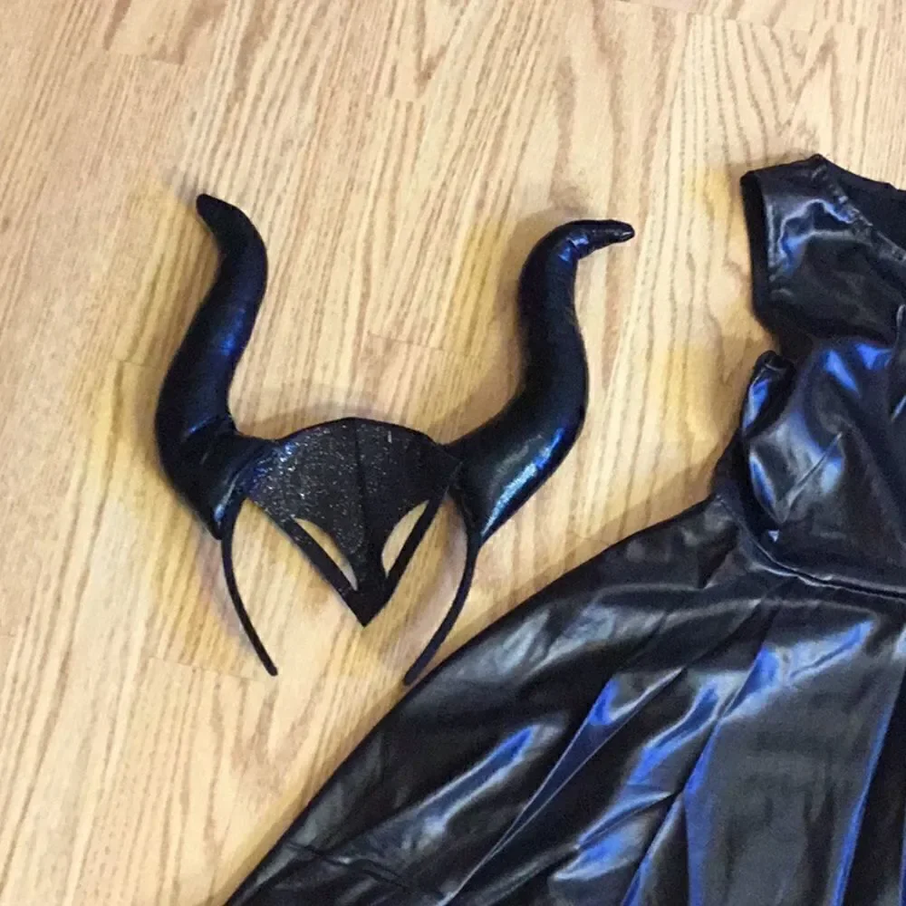 NEW Little girls witches costume for Halloween or play in size small